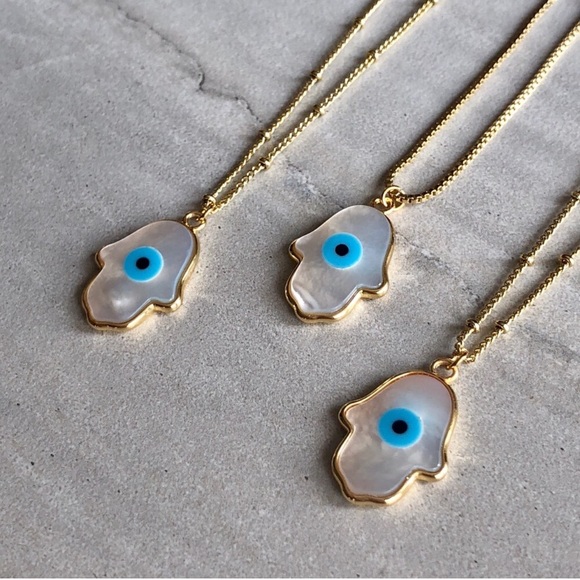 LAST ONE Hamsa Evil Eye 14K Gold Shell Necklace - Picture 5 of 7